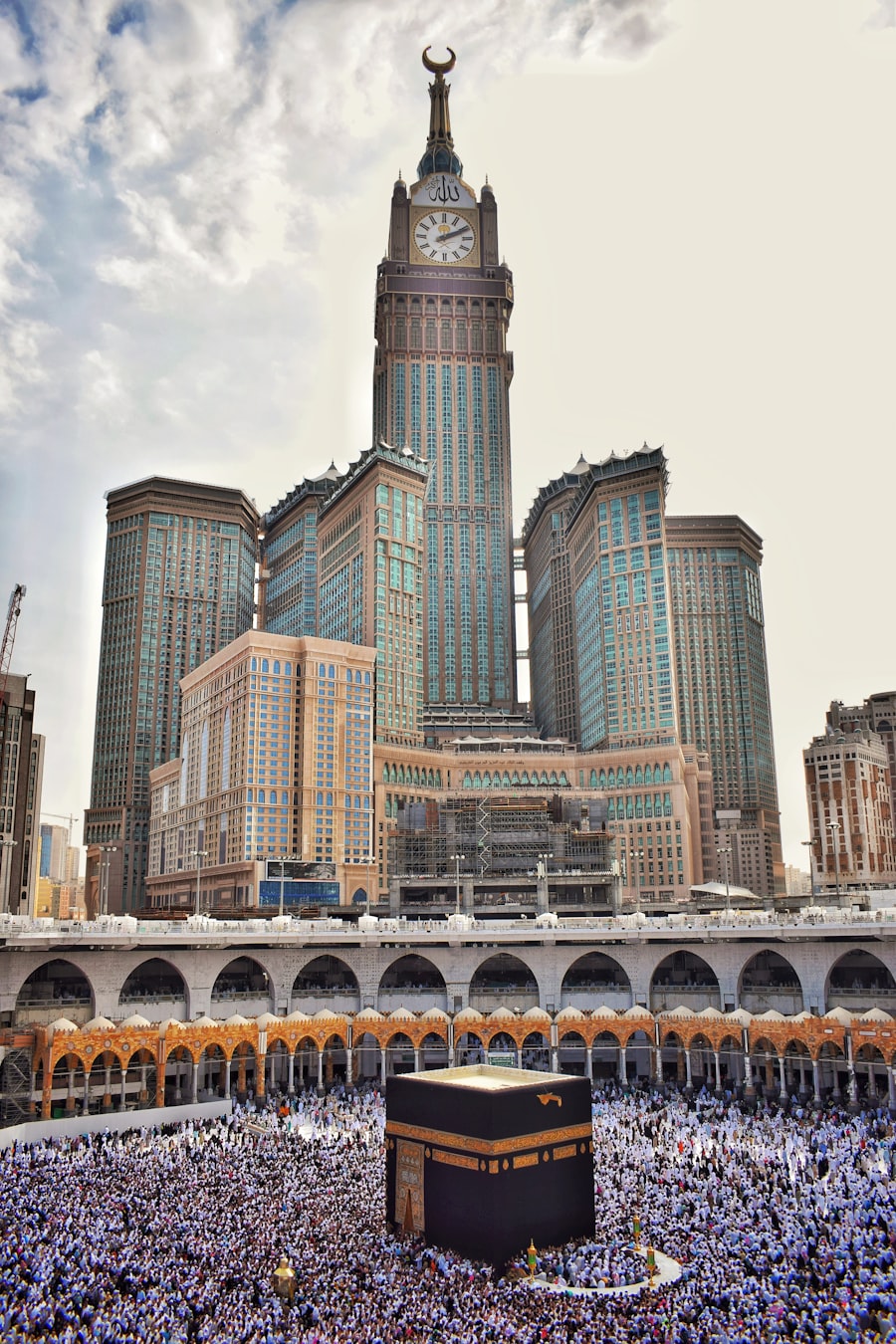 Pilgrims gathered at the Kaaba in Masjid al-Haram